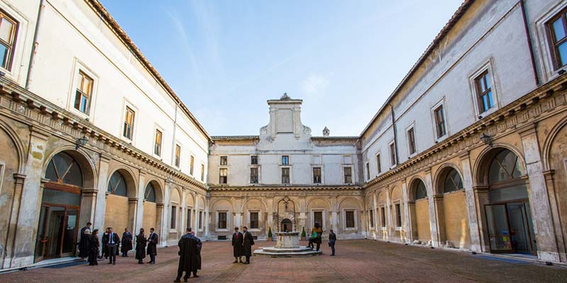 casale - piazzale interno