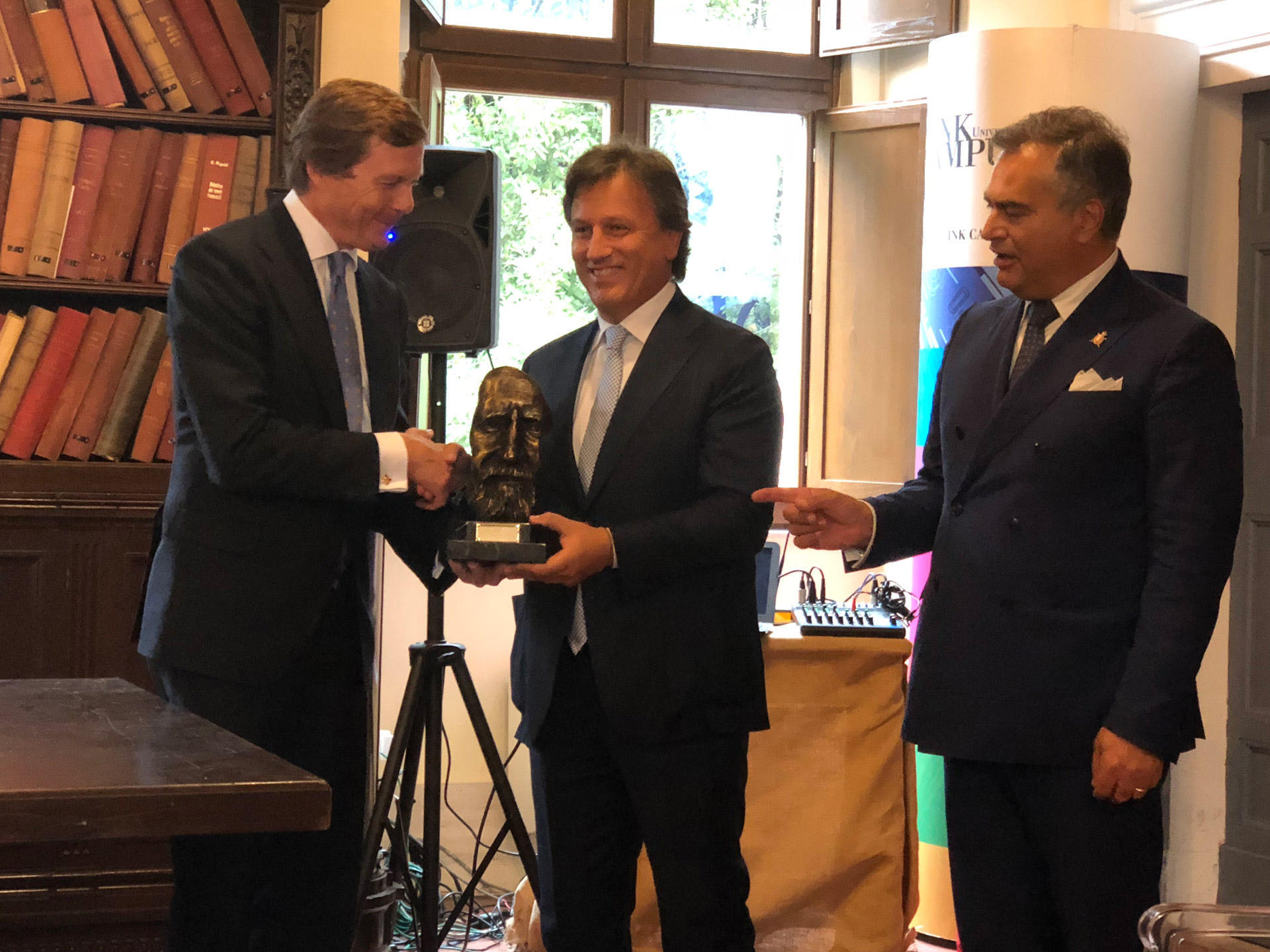 Il Real Circolo Francesco II di Borbone in collaborazione con Link Campus University ha assegnato a DGS il prestigioso Premio Francesco II di Borbone dedicato a